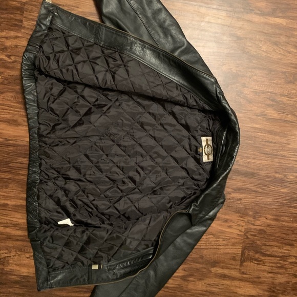 Men’s Leather Jacket - Picture 2 of 3